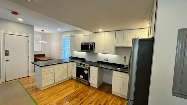 Foto del edificio - 23 Farrington Ave