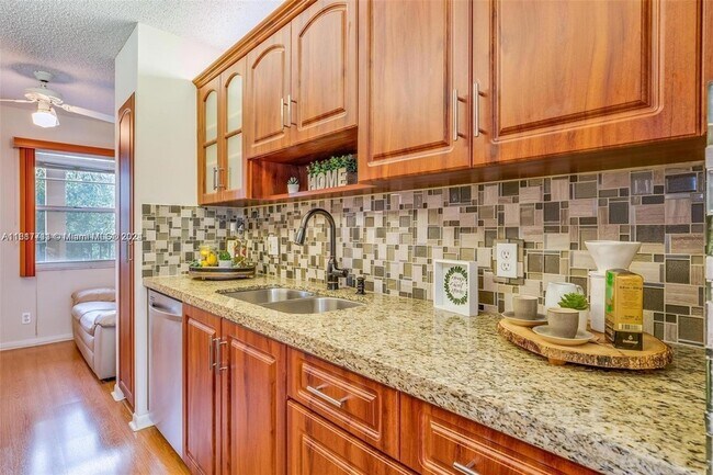 Foto del edificio - 1151 SW 128th Terrace