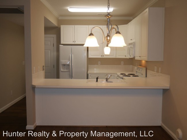Building Photo - 2 br, 2.5 bath House - 506 Sherwood Hills