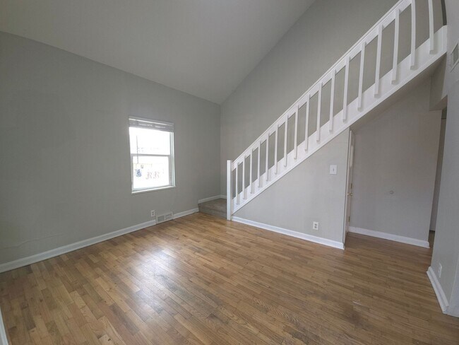 Building Photo - 896 18th St