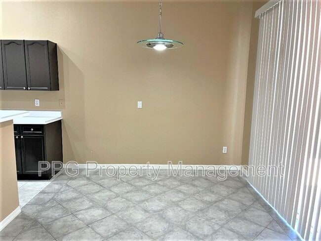 Building Photo - 328 S Rock Harbor Dr