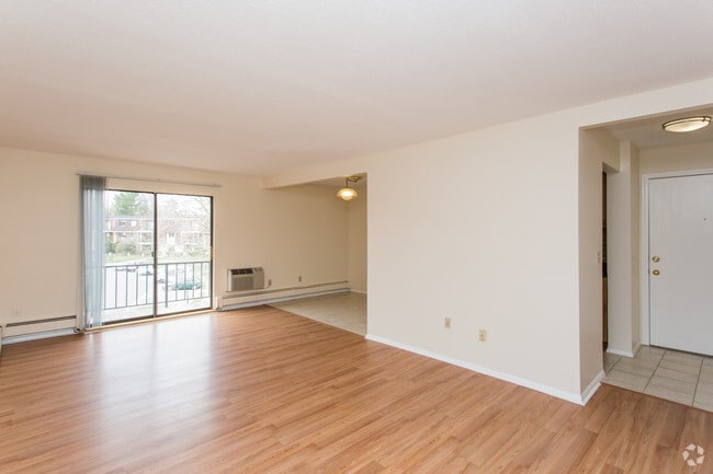 Interior Photo - Oak Ridge Village