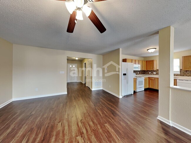 Foto del edificio - 5452 Wood Hollow Dr