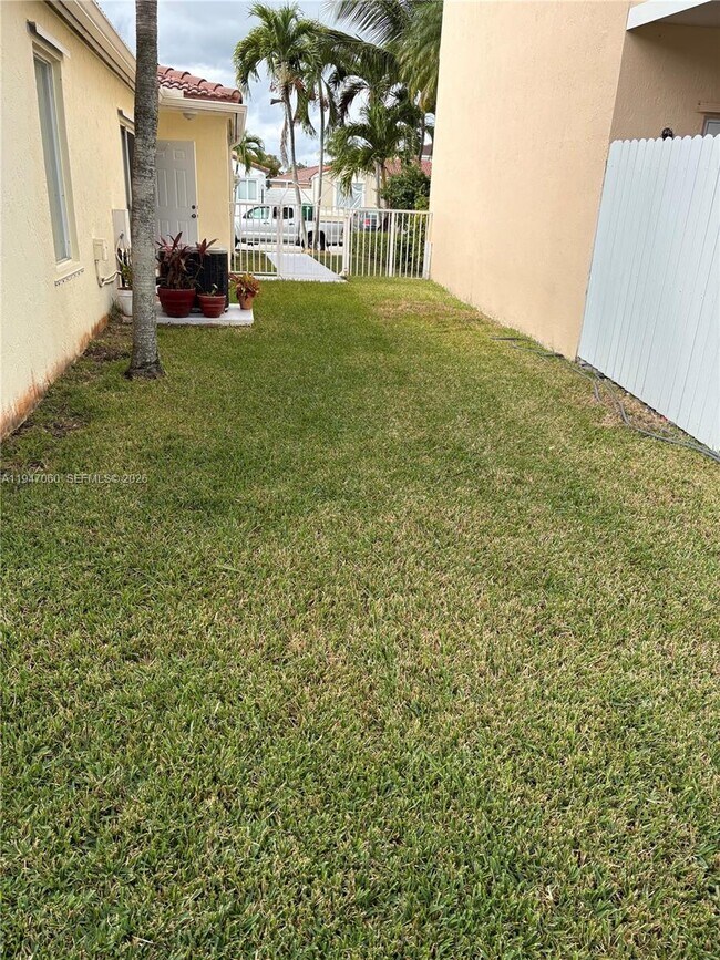 Foto del edificio - 17365 SW 142nd Ct