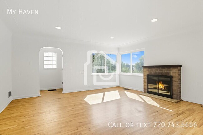 Building Photo - 2015 Gray St