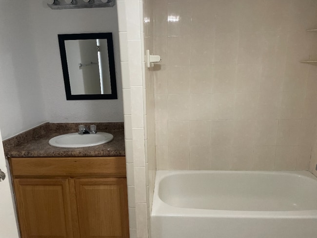 Foto del edificio - 5767 Lakeville Rd