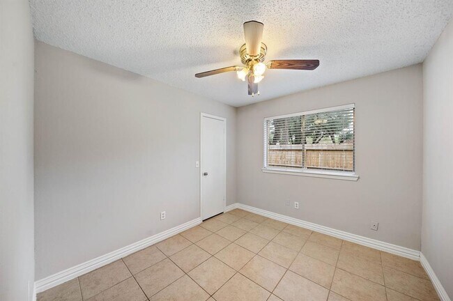Foto del edificio - 1510 Park Wind Dr