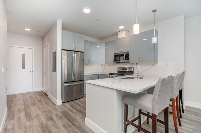 Foto del edificio - 1709 Harbor Ave SW