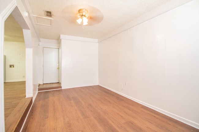 Foto del edificio - 4602 Detroit Ave