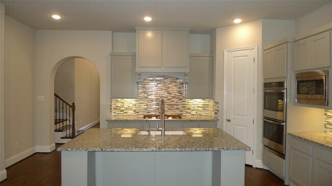 Foto del edificio - 13330 Stoneleigh Terrace Dr