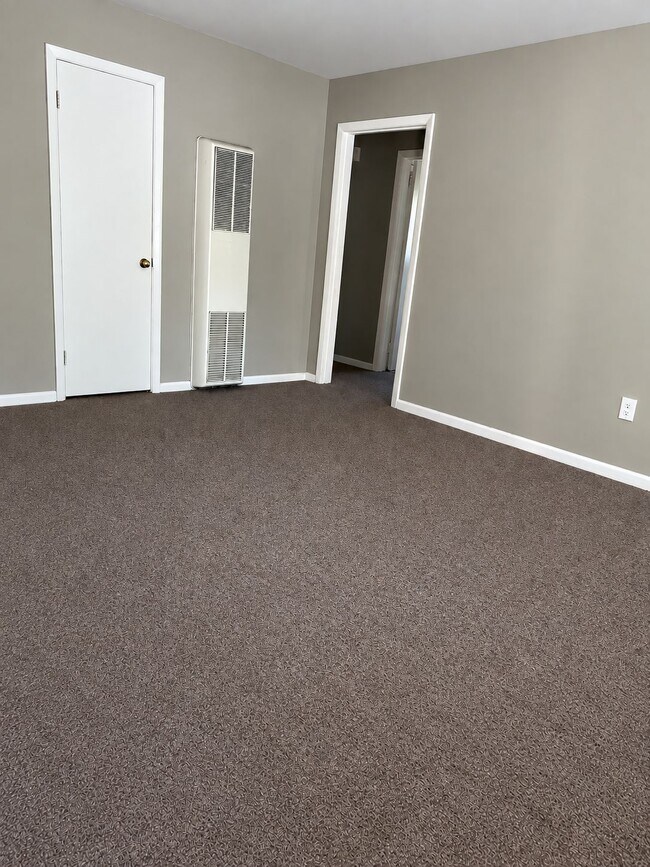 Building Photo - 3505 Ridge Rd