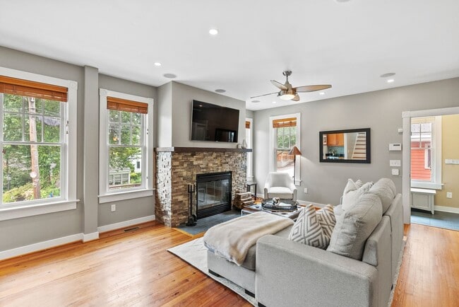 Photo - Spacious Kent Home | 6 Bed | 4 Bath | 4,000 Sf | Front Porch + Backyard | Detached 4-Car Garage