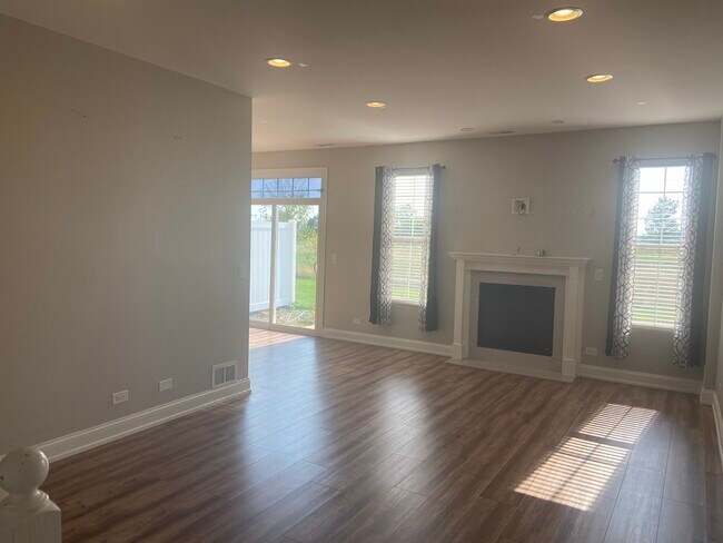 Foto del edificio - 8529 Sawyer Ct