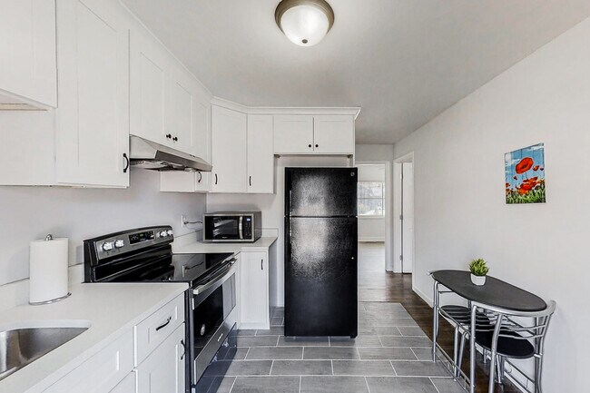 Foto del edificio - 4083 Sweetbriar Ln