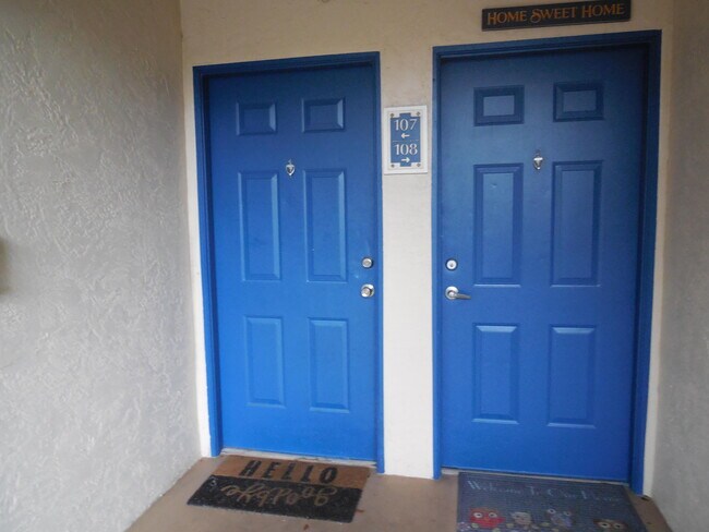 Foto del edificio - 8845 Okeechobee Blvd