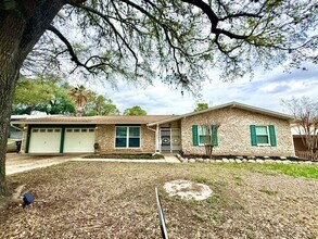 Building Photo - 3807 Longridge Dr