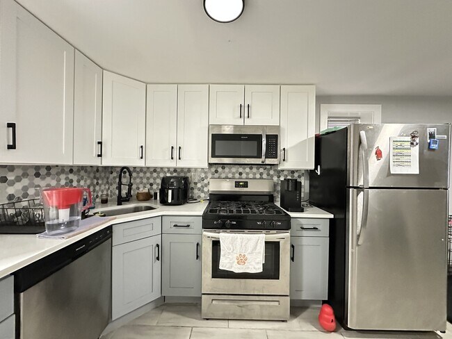 Foto del edificio - 1721 N Mozart St