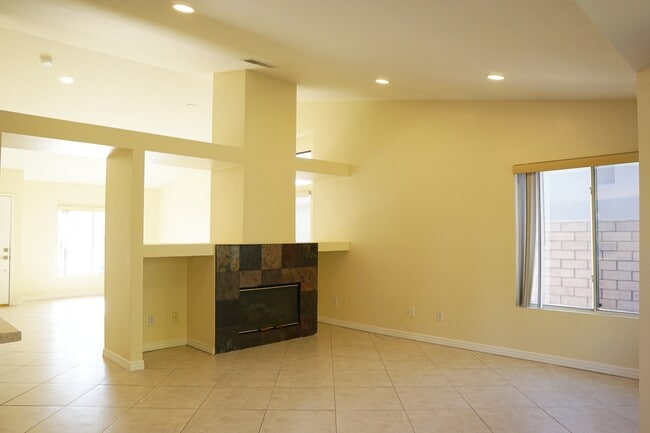 Building Photo - 78870 Sonesta Way