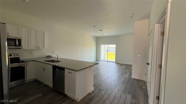 Building Photo - 4719-4725 25th St SW