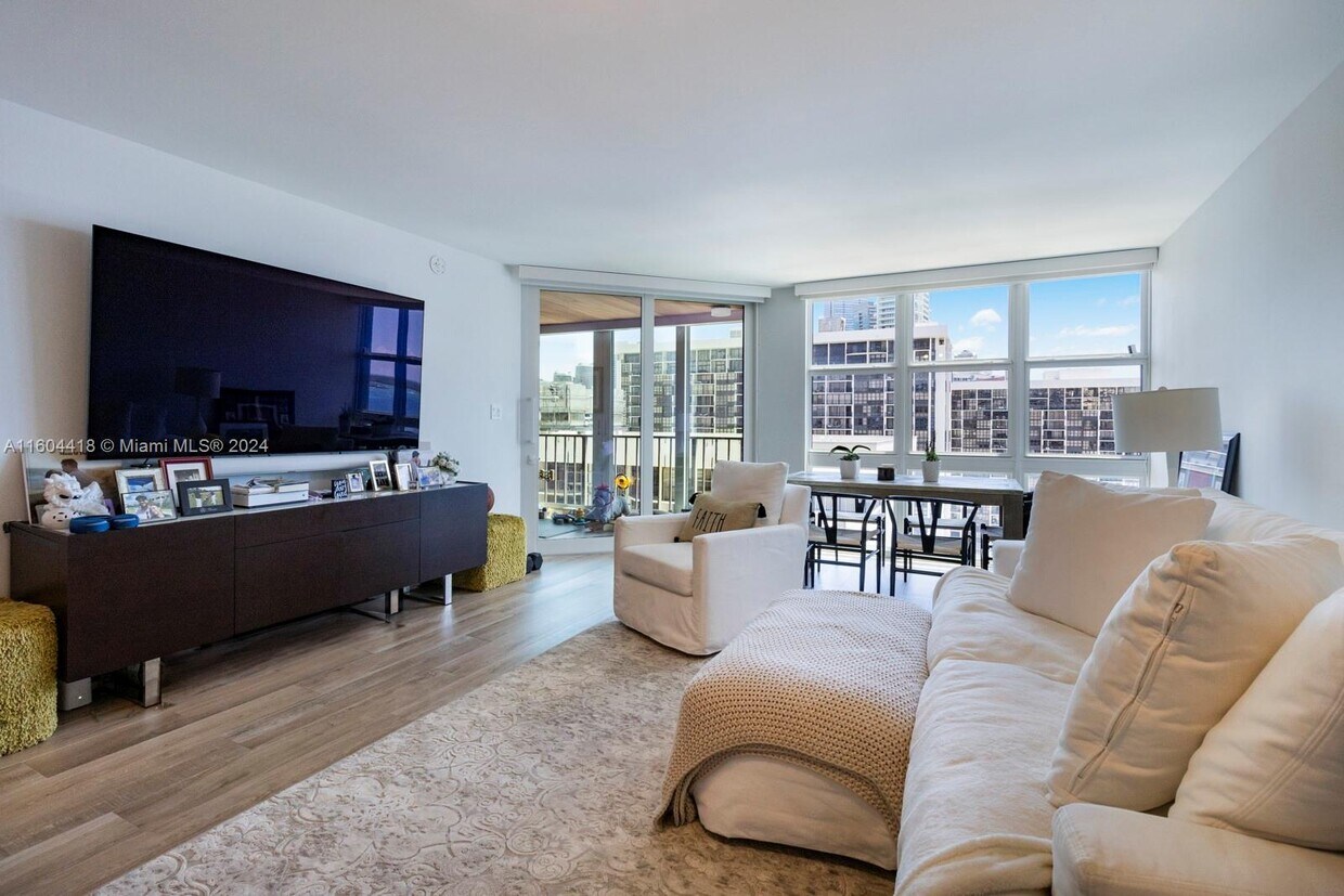 Foto principal - 1925 Brickell Ave