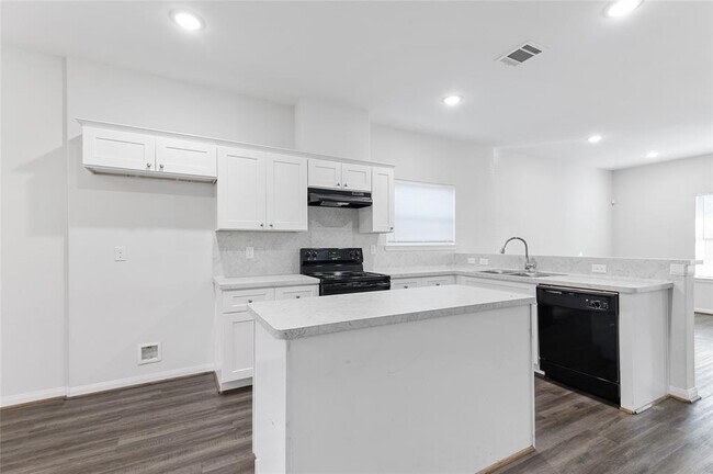 Foto del edificio - 8825 Nyssa St