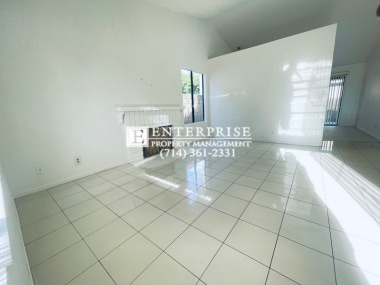 Foto del edificio - Welcome to Your Serene Anaheim Sanctuary: ...