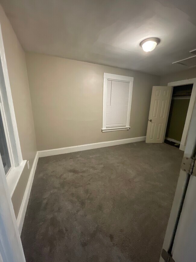 Foto del edificio - 256 Plank Rd