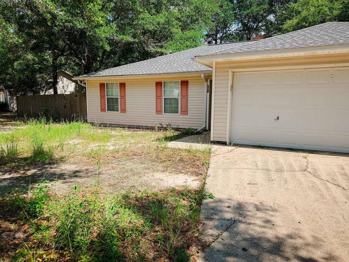 Foto principal - 223 Runnymeade Dr