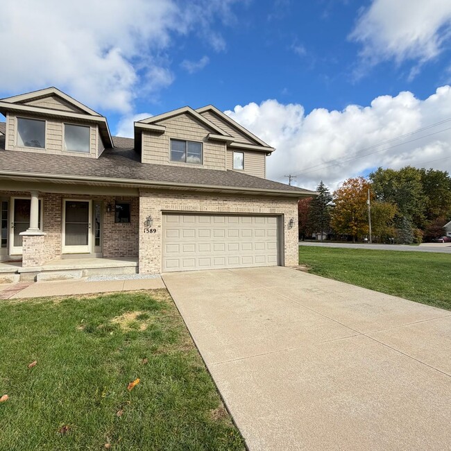 Foto del edificio - Large 3 bedroom duplex - move in ready!