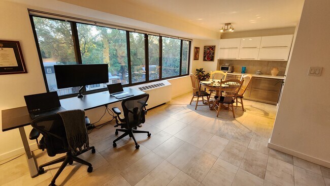 Foto del edificio - 5410 Connecticut Ave NW