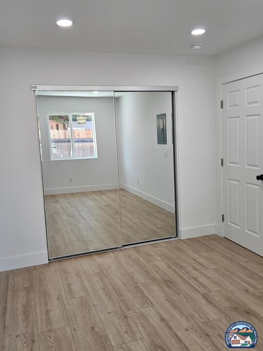 Building Photo - 928 Virginia Way