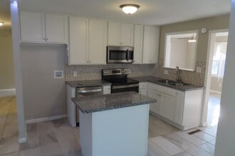 Building Photo - 1681 Clyde Pl