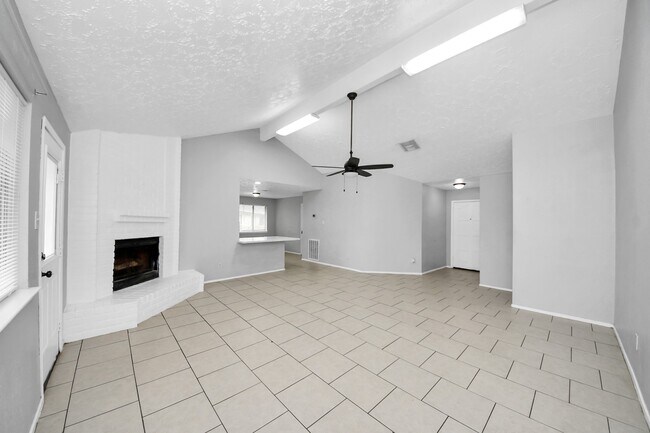 Building Photo - 7351 Sonnet Glen Ln