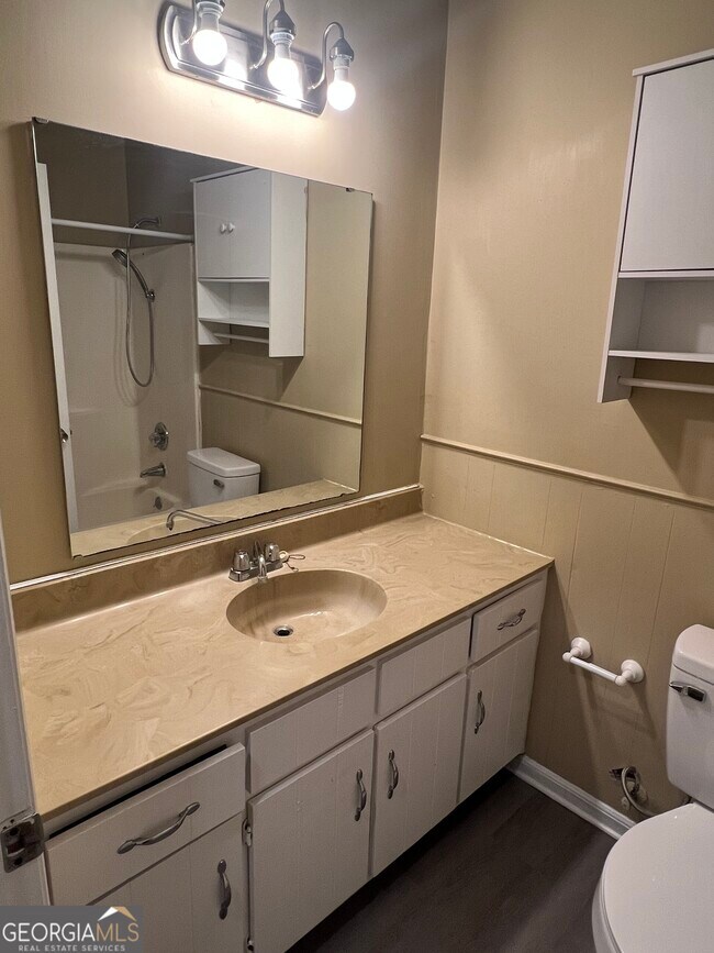 Foto del edificio - 106 Windtree Ln