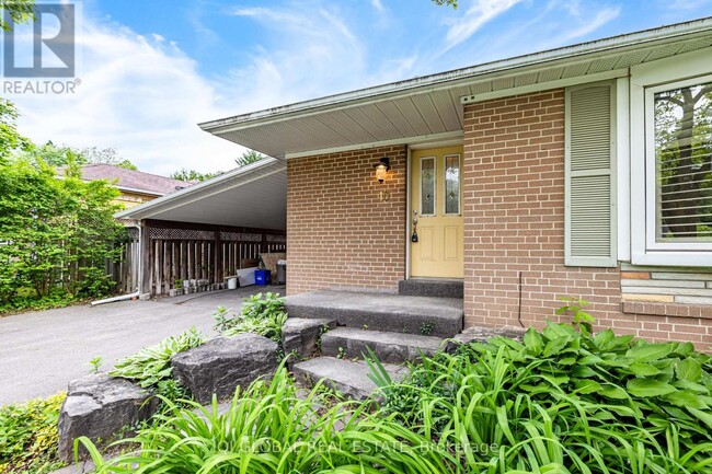 Building Photo - 10 Holman Crescent