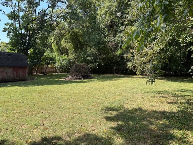 Building Photo - 1 BR-1BA Downtown Murfreesboro duplex