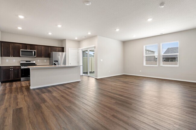 Building Photo - 5909 W Jamestown Ln