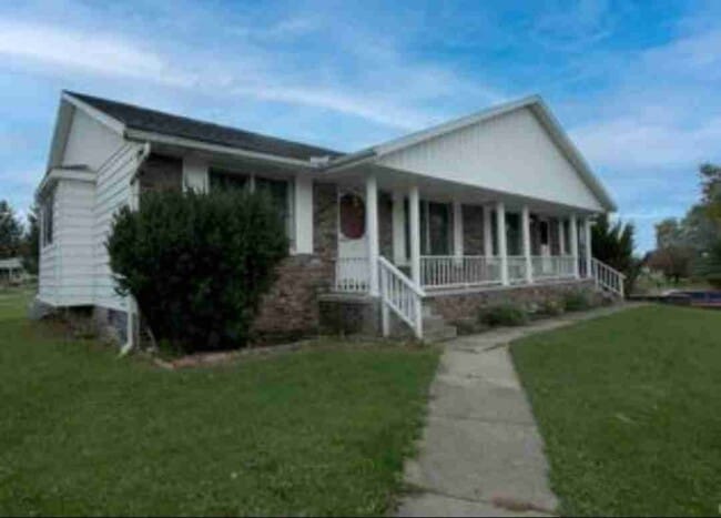 Building Photo - 401 Georgia Pkwy