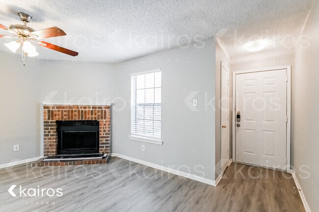 Building Photo - 820 Courtenay Pl