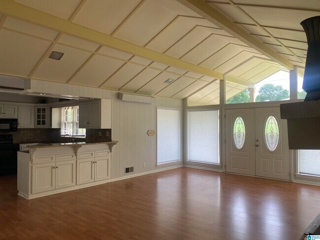 Building Photo - 122 Camille Cir