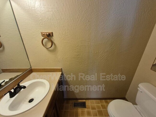 Foto del edificio - 6872 Tamir Ave