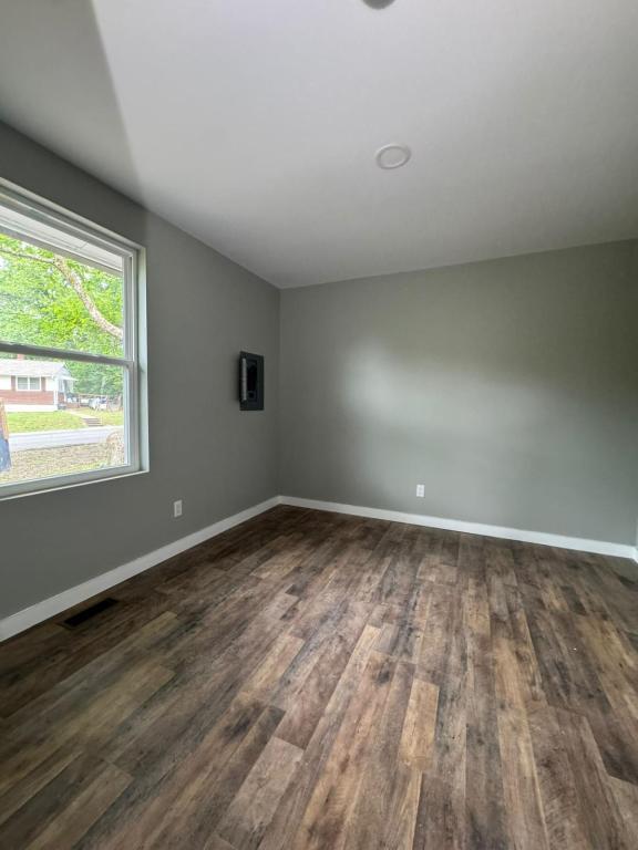 Building Photo - 220 Fisk Ave