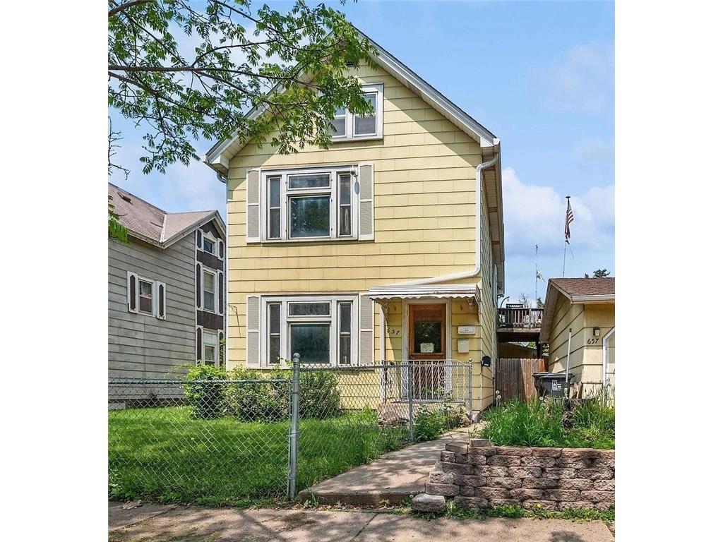 Foto principal - 657 Plum St