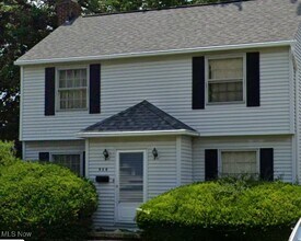 Building Photo - 954 Hartford Ave