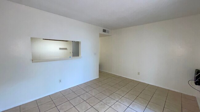 Building Photo - 7177 E Bank Dr
