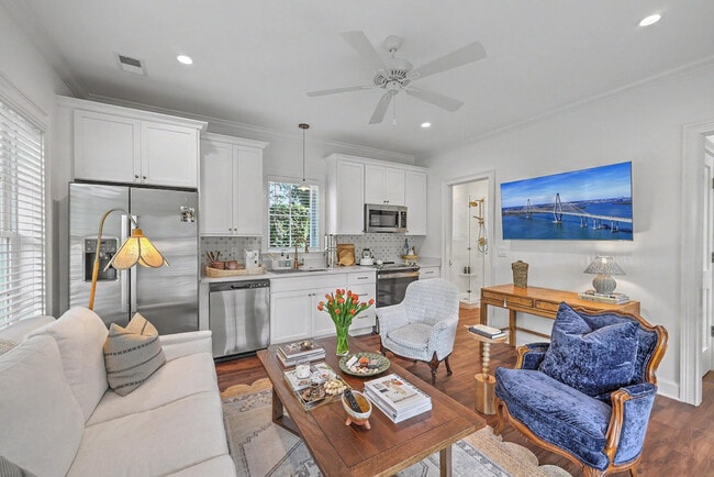 Building Photo - 172 Wando Reach Ct