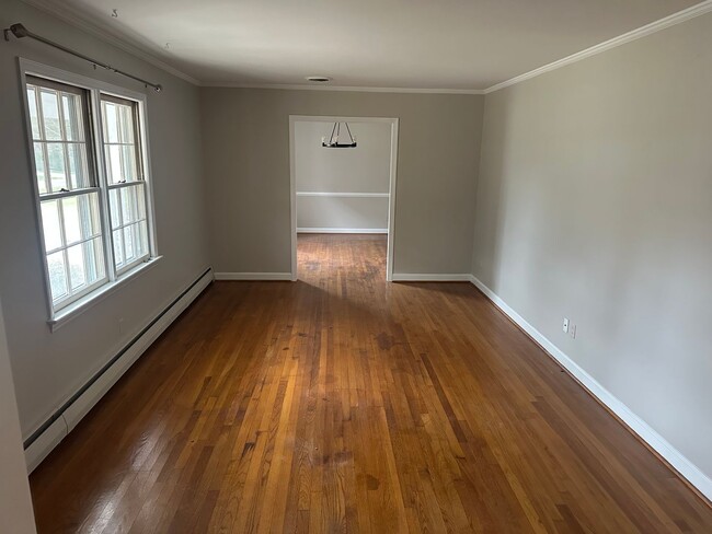 Building Photo - 4 Bedroom Ranch in Alanton Subdivison