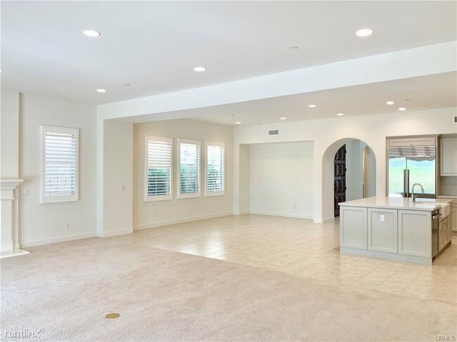 Building Photo - 5 br, 5.5 bath House - 52 Lowland