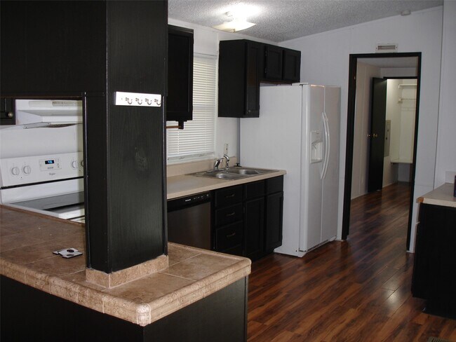 Foto del edificio - 4225 Wells Dr