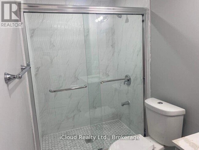 Photo du bâtiment - 3 Black Diamond Cres